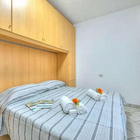 Apt Leonardo With Garden - Happy Appartement *